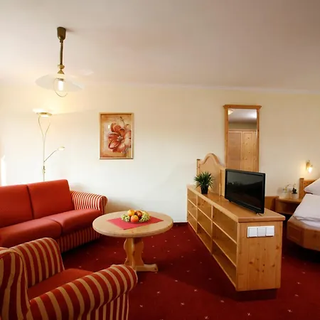 فندق مبيت وإفطار Gaestehaus Gaiser 4*