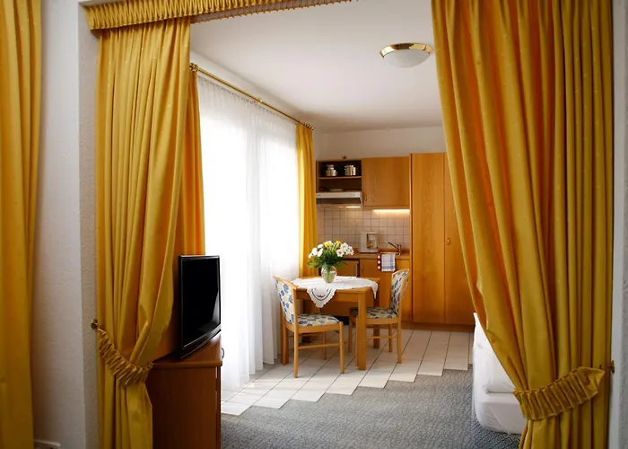 Gaestehaus Gaiser Bed and Breakfast 4*
